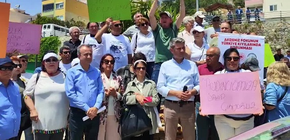 Mersin Aydıncık’ta balık çiftliklerine karşı bölge halkı eylem yaptı