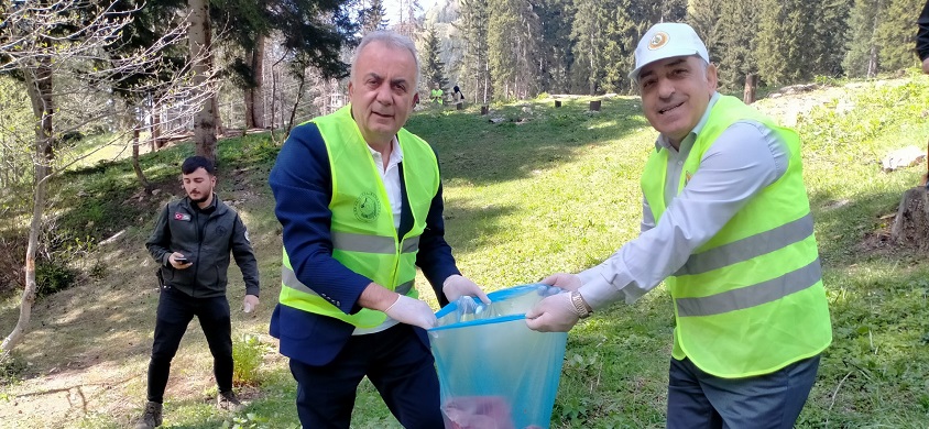 ‘’ Orman Benim’’ Etkinliği İkizdere’de Öğrencilerin Katılımıyla Çevre Temizliğine Dönüştü