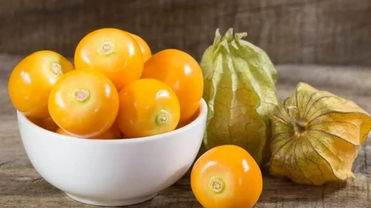 Altın Çilek Nedir? Faydaları, Besin Değerleri ve Tüketim Önerileri