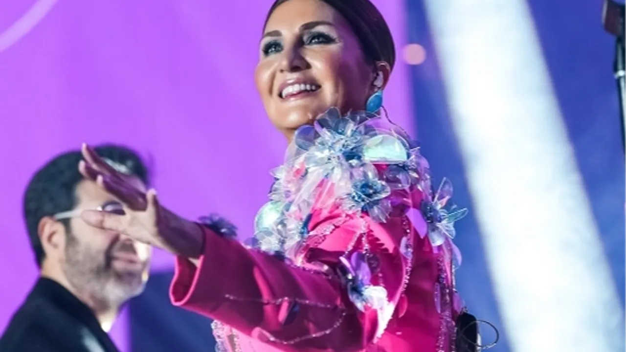 Sibel Can'dan yaza ışıltılı merhaba