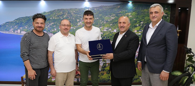 Rizeli Sanatçı Sinan Özen’den Çayeli Belediye Başkanı Çiftçi’ye Ziyaret