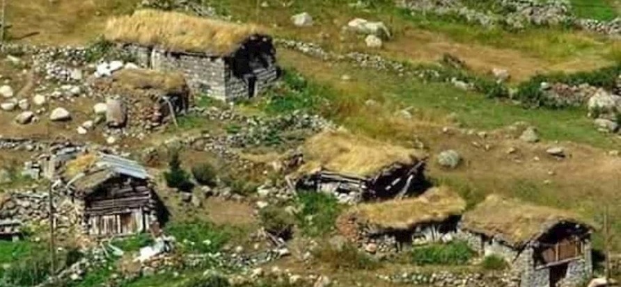 Tarihin Sessiz Tanığı: Çamlıhemşin Kale Köyü Meğele (Kaldırma) Mevkii