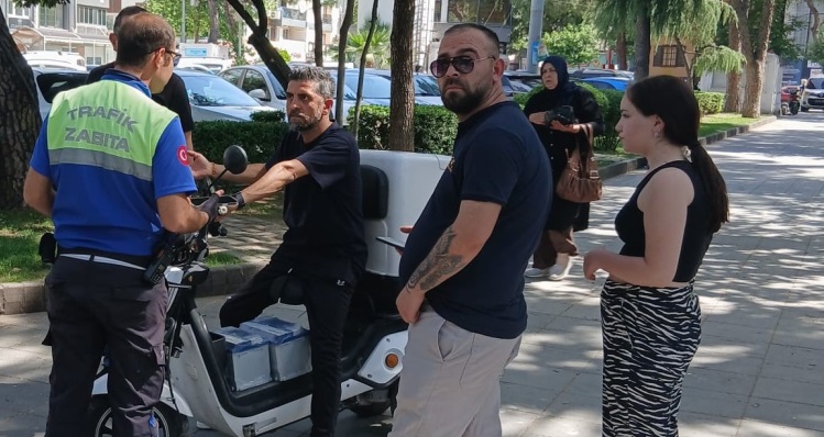 Manisa Büyükşehir'den kaldırım işgallerine geçit yok!