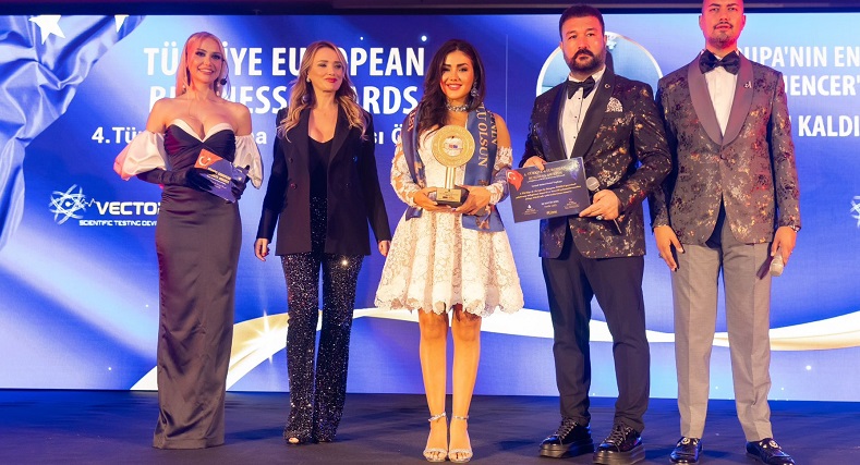 Avrupa’da Türk Gururu: Arzu Kaldı, “Avrupa’nın En İyi Influencer’ı” Seçildi!