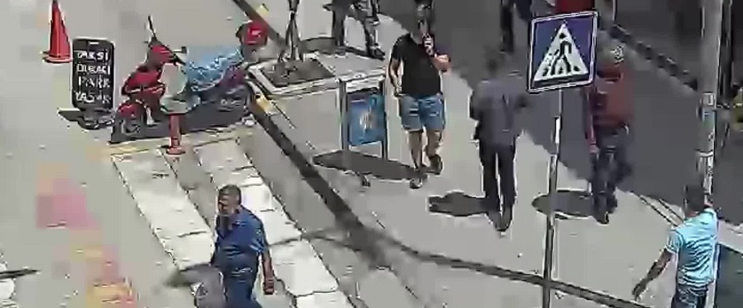Kırıkkale Belediyesi’nden sosyal deney: Yerdeki çöpü alan duyarlı vatandaşa ödül