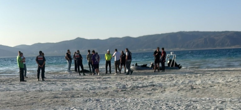 Baba-oğul tatil için geldikleri Salda Gölü'nde boğuldu