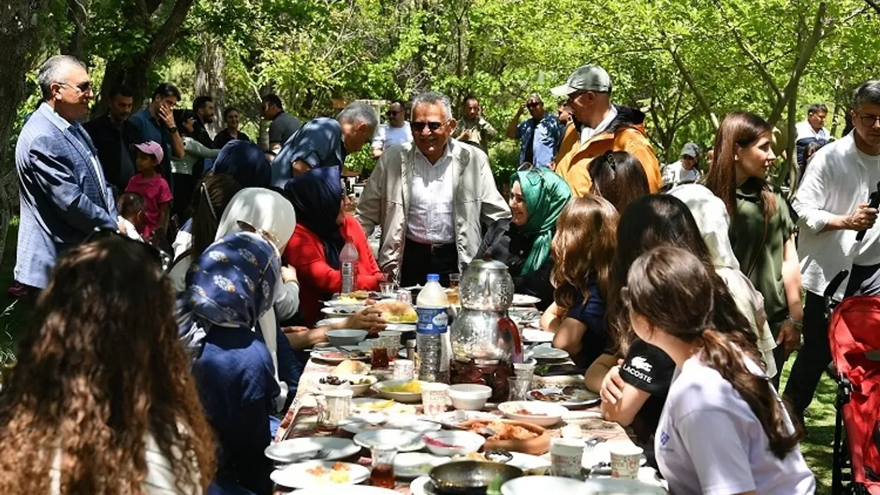 Kayseri protokolünden Soğanlı Vadisi çıkarması