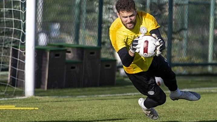 Rizespor'da Kaleci Krizi: Grbić Belirsiz, Tarık Çetin Ayrılmak İstiyor