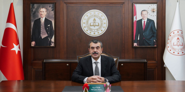 Bakan Tekin'den 4+4+4 zorunlu eğitim açıklaması... Tartışmaları izliyoruz, adım atabiliriz