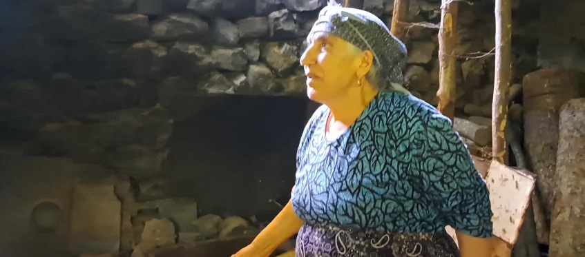 Ardanuçlu Neziha Teyze Üretimden Vazgeçmiyor: “Bu Topraklar Unutulmasın”