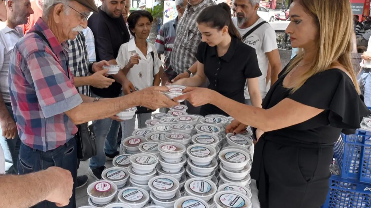 Mersin’de 20 bin kişiye aşure ikramı