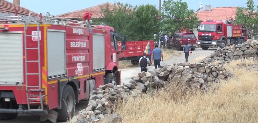 Kırıkkale’de anız yangını köye sıçradı, 250 dönüm tarım arazisi ve 2 ahır kül oldu