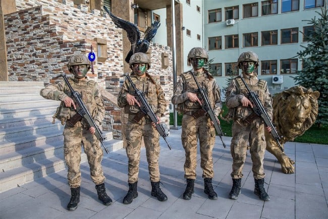 Kadın Komandolar her daim göreve hazır