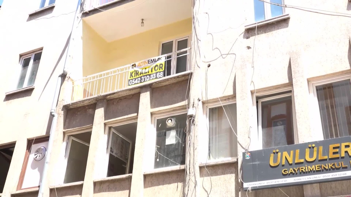Aksaraylı emlakçı: 
