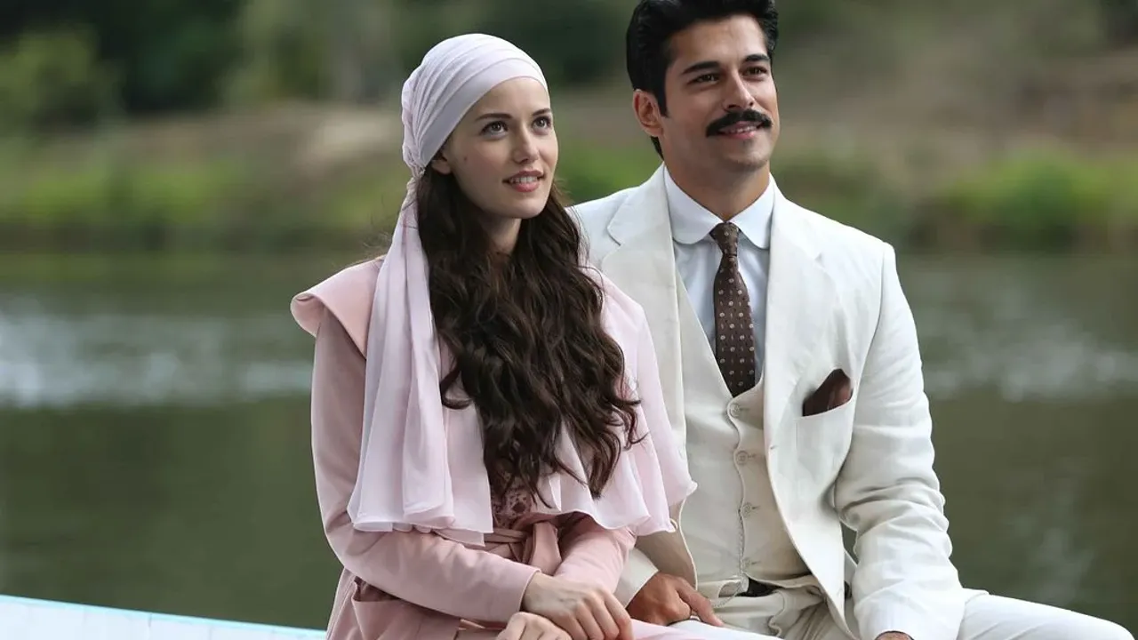 Burak Özçivit Kuruluş Osman’dan ayrıldı, Fahriye Evcen tatil pozuyla gündemde
