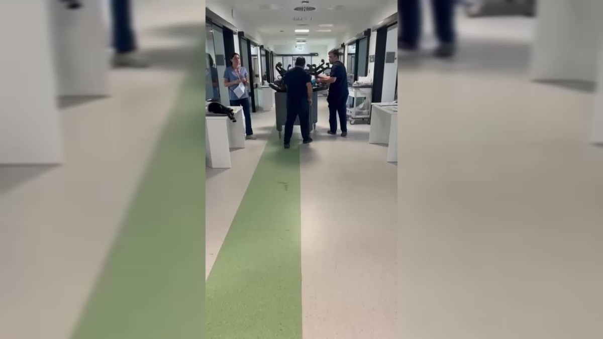İzmir Şehir Hastanesi’nde yoğun bakımdaki hemşirelerin sandalyeleri toplatıldı..