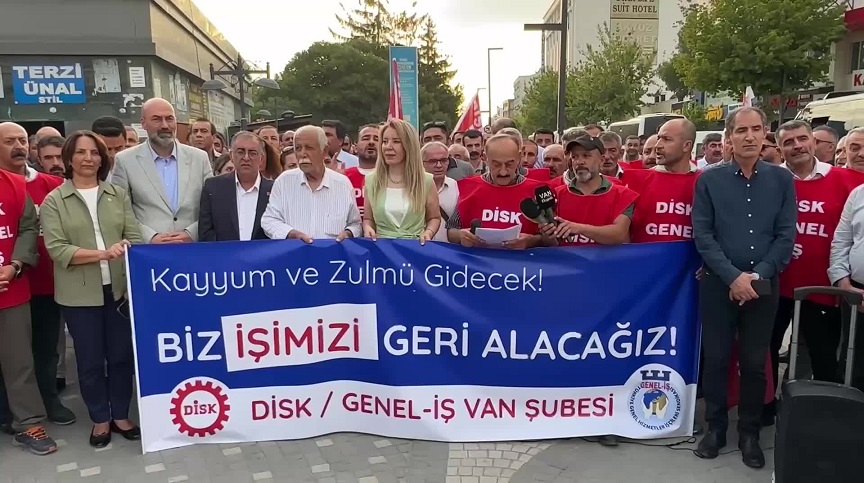 CHP heyetinden Van'da işten çıkarılan işçilere destek
