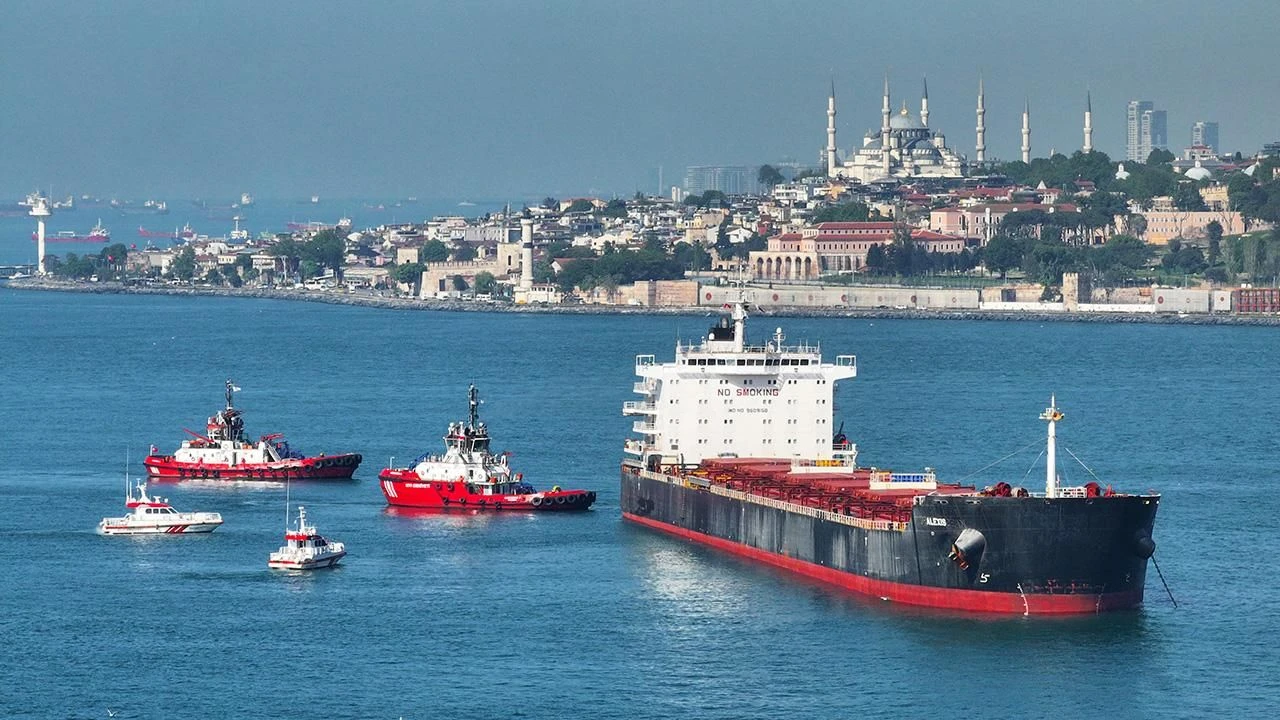 İstanbul Boğazı’ndan yılın ilk 6 ayında 19 bin 381 gemi geçti