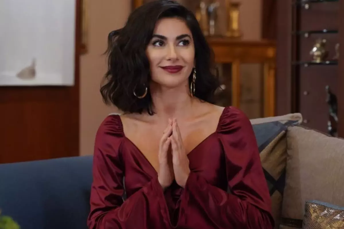 Nesrin Cavadzade’den Şaşırtan Gençlik Sırrı: “Genç Erkeklerin Kanını İçiyorum!”