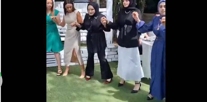 Rizeli Hafsanur Sancaktutan Ablasının Nişanında Horonla Coştu
