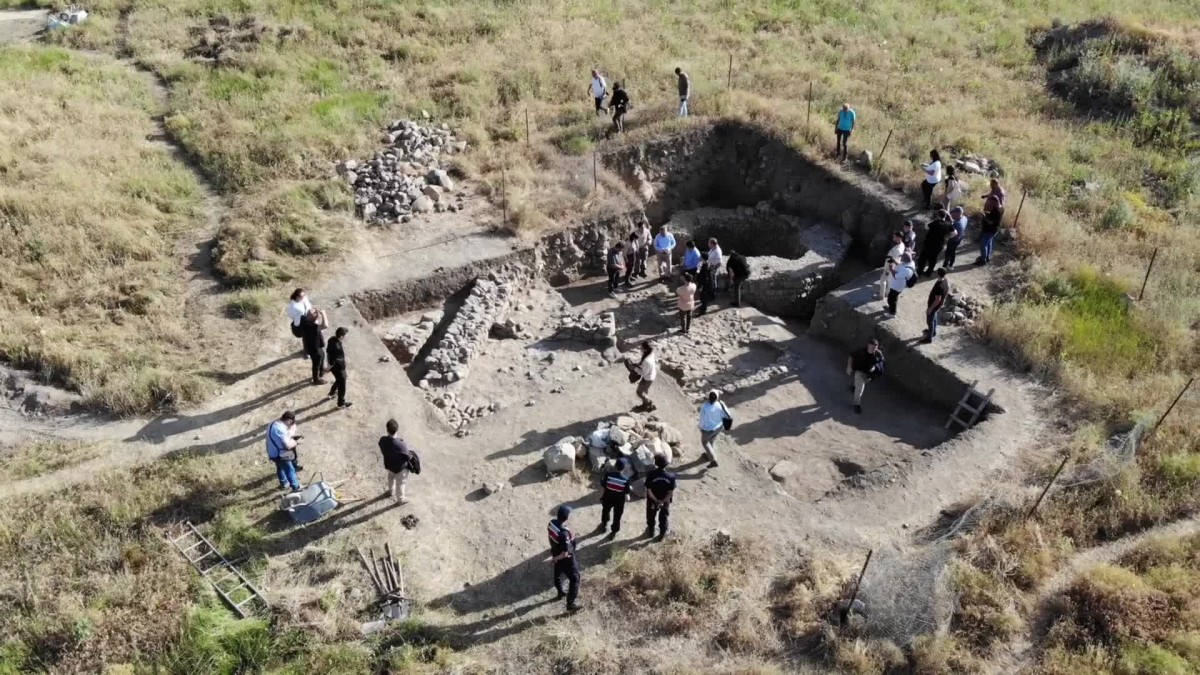 Yozgat’taki Uşaklı Höyük kazılarında Hititlere ait gizem gün yüzüne çıkarılıyor
