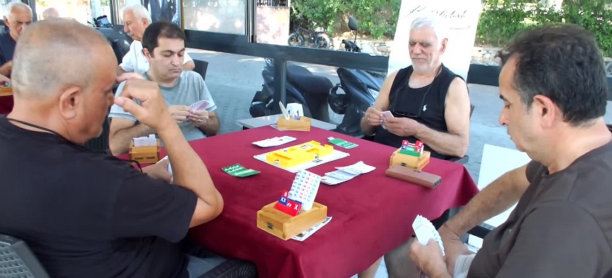 Burhaniye Briç Festivali'nde 120 sporcu heyecan dolu anlar yaşadı