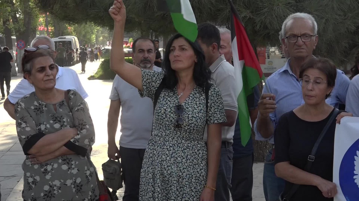 Siyasi mahpuslar serbest bırakılmalı, ifade özgürlüğü güvence altına alınmalı
