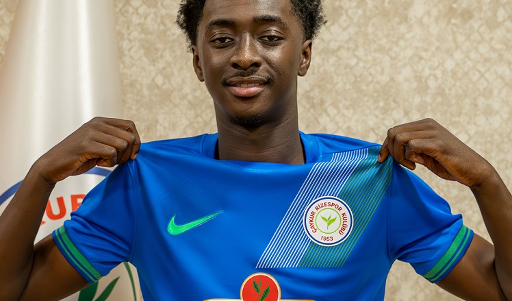 Çaykur Rizespor, Jesurun Rak-Sakyi’yi Kadrosuna Kattı
