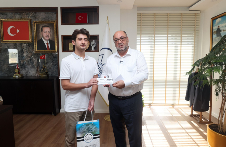 Kahramanmaraş Dulkadiroğlu'ndan YKS'de başarılı öğrencilere 20 bin TL destek