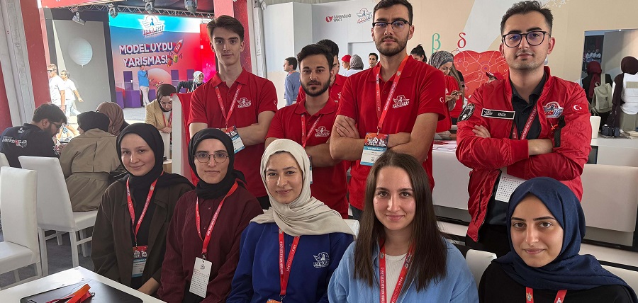 İstanbul Rumeli Üniversitesi Öğrencileri TEKNOFEST 2025 Finalinde