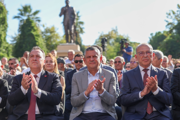 Manisa'da toplu açılış coşkusu