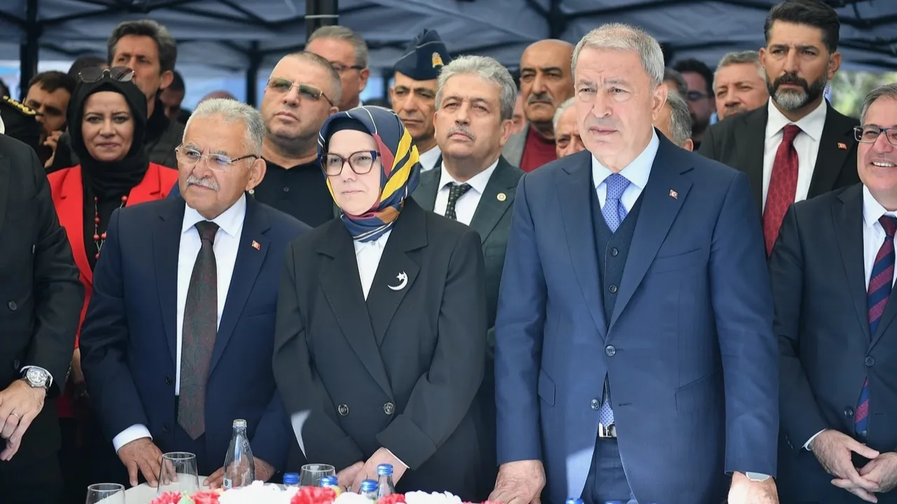 Kayseri'de “29 Ekim Katlı Kavşağı” protokolü hizmete açıldı