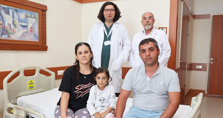 FELÇ GEÇİREN KÜÇÜK HASTA ŞİFAYI SANKO ÜNİVERSİTESİ HASTANESİ’NDE BULDU