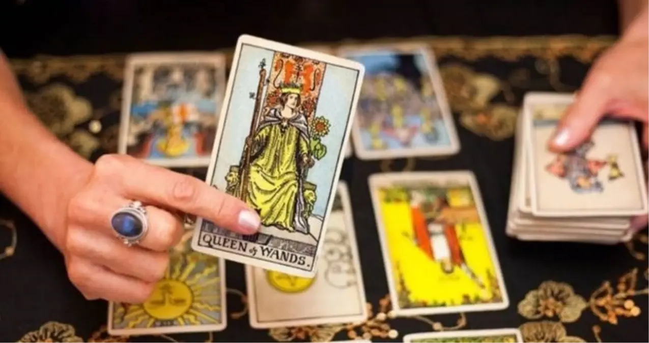 4 Kasım 2025 Günlük Tarot Falı: 4 Kasım Salı günü seni neler bekliyor? Günlük Tarot kart açılımı!
