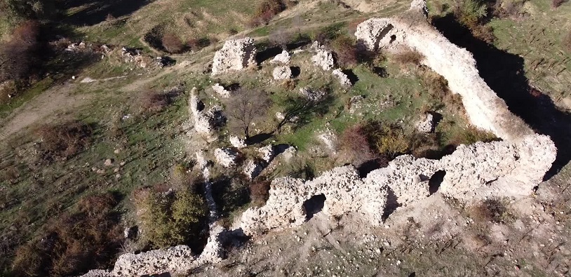 Yozgat’ın Saraykent ilçesindeki iki kervansarayın turizme kazandırılması isteniyor