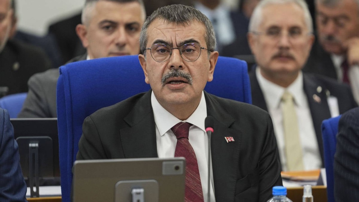 Çocuğunu özel okula göndermişti: Yusuf Tekin kendisini savundu