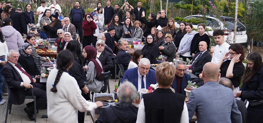 Rize 'de Emekli Öğretmenlere Anlamı Buluşma