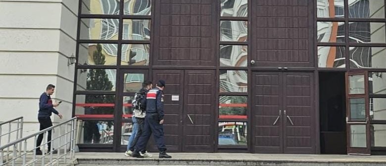 Rize’de Jandarmadan Aranan Şahıslara Yönelik Başarılı Operasyon: 2 Hükümlü Yakalandı