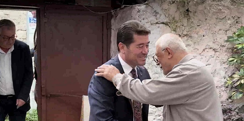 Ortahisar Belediyesi, 95 yaşındaki Neriman Kerkesar'ın evini baştan sona yeniledi