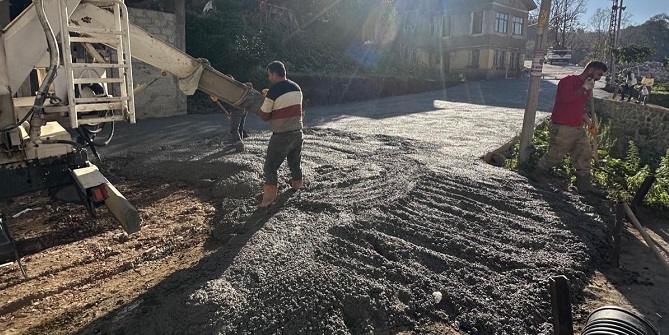 Pazar’da Aktepe Caddesi’nde Altyapı ve Üstyapı Çalışmaları Sürüyor