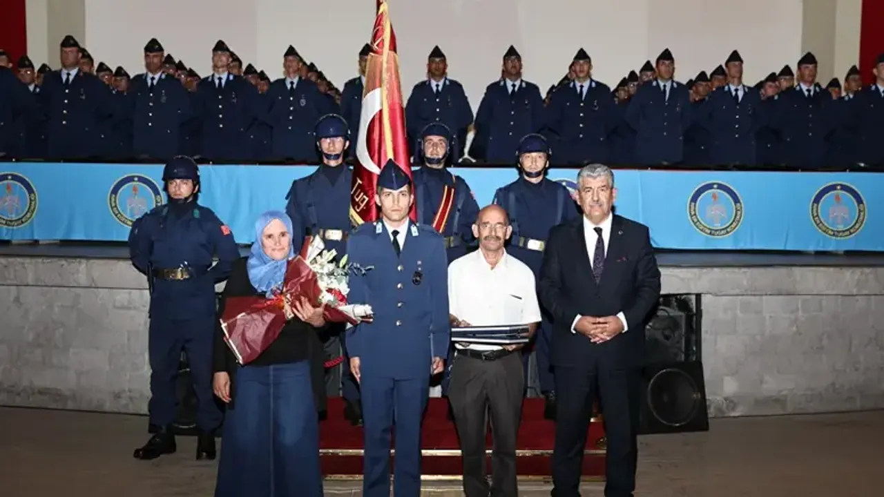 Yedek subaylar Kütahya'da yemin etti