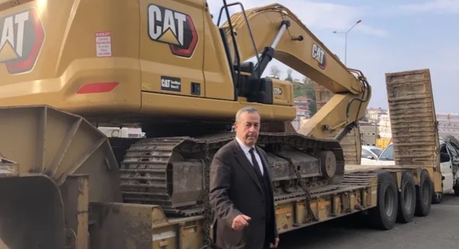 Pazar Belediye Başkanı Neşet Çakır’a Hemşehrisinden İş Makinesi Desteği
