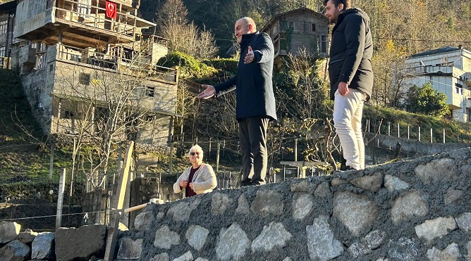 Çamlıhemşin Belediye Başkanı Ömer Altun: “İlçemizde Betonsuz Yol Bırakmayacağız”
