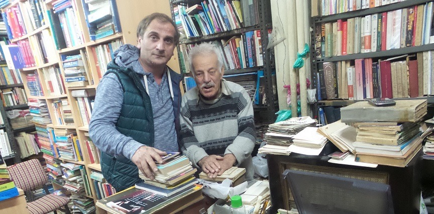 Trabzon’un Sahafı Erdoğan Gönüller Karanlık Dünyayı Aydınlatan Kitaplar