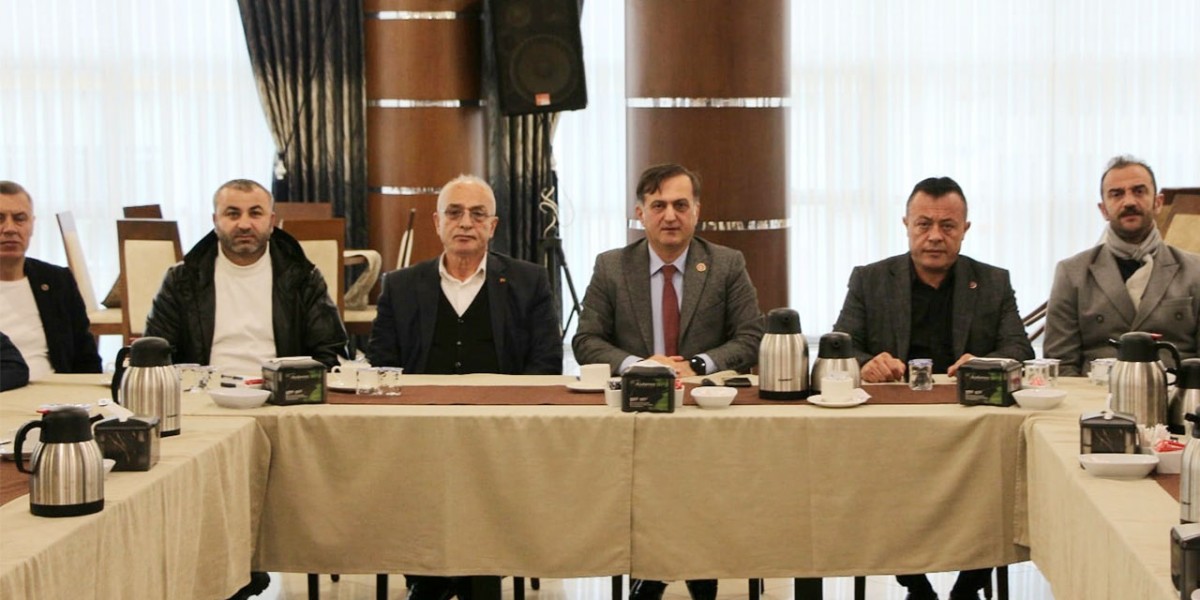 Rize Muhtarlar Federasyonu’nun A Takımı Belli Oldu Yeni Yönetim İlk Toplantısını Yaptı