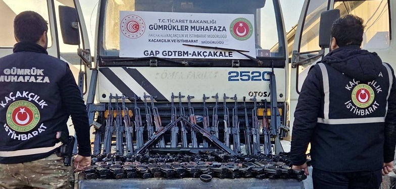 Şanlıurfa'da gümrük kapısında 52 adet uzun namlulu silah ele geçirildi
