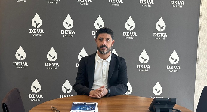 M. Remzi Kaymak: “Beyaz Baston, Şehrin Vicdanını Sorgular”