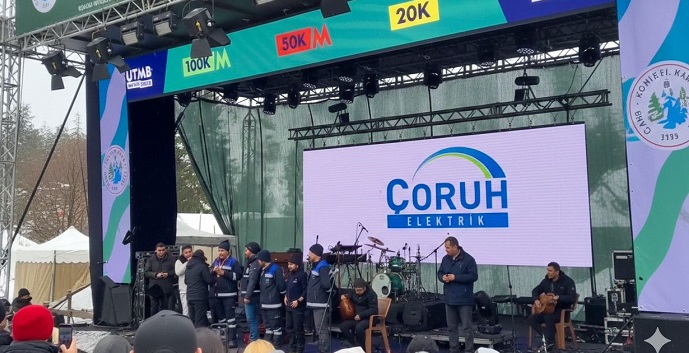 Çoruh EDAŞ, Rize ve Trabzon’daki Kış Festivallerinde Kesintisiz Enerji İçin Sahadaydı