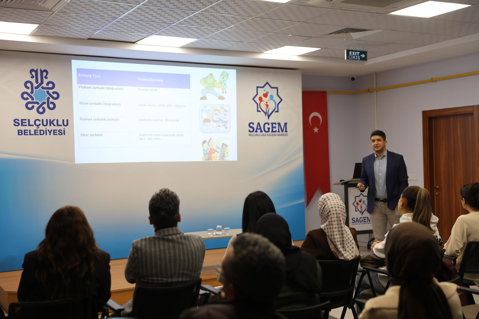 Konya Selçuklu’da aileler akran zorbalığına karşı eğitildi