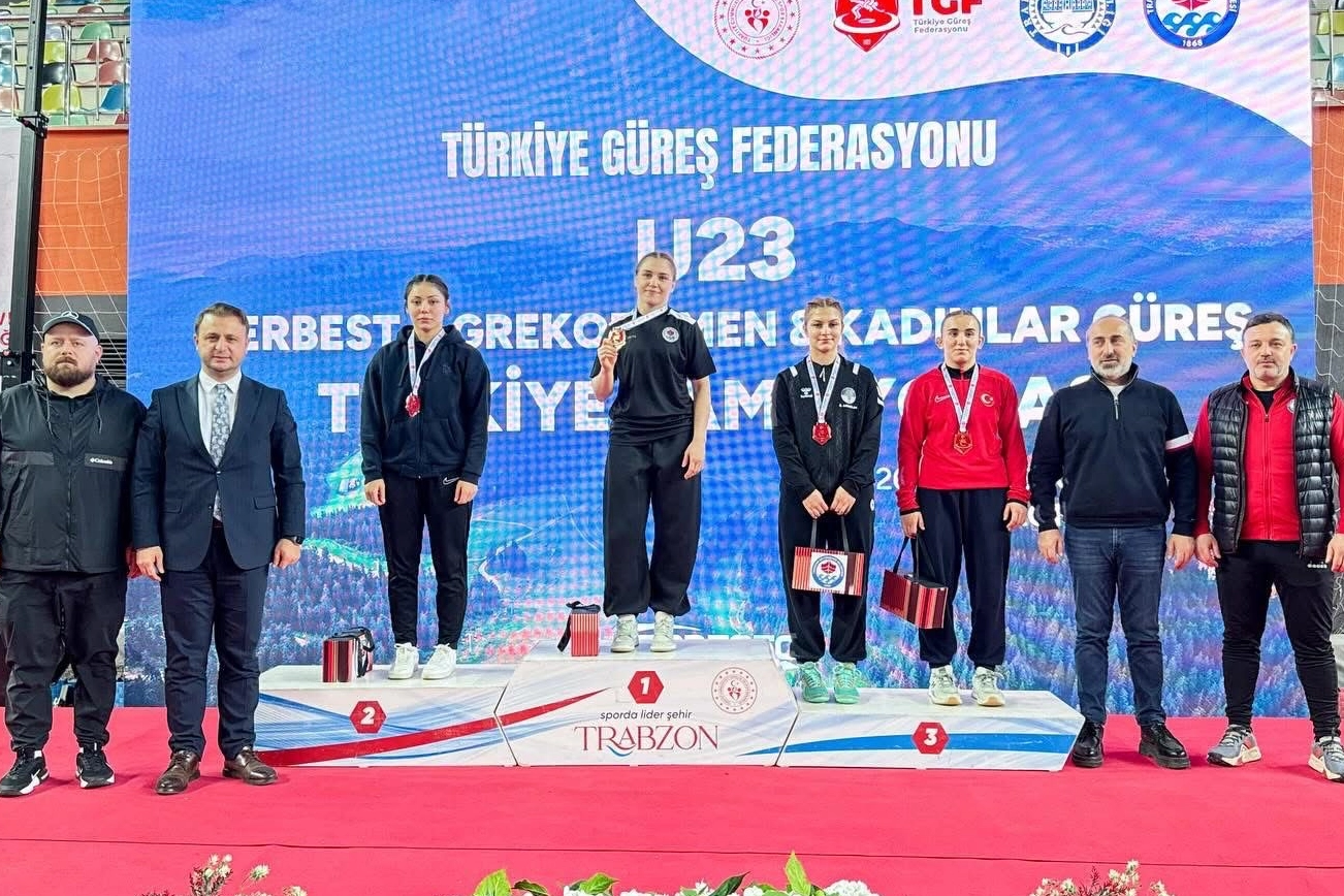 Trabzon’dan güreşte çifte şampiyonluk